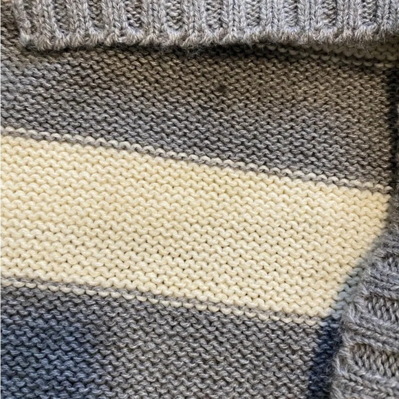 MISSES RUE 21 GRAY AND WHITE LONG SLEEVE CARDIGAN SIZE MEDIUM Nice condition - Picture 8 of 9